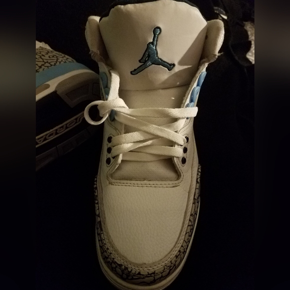 Nike Jordans - Picture 6 of 7